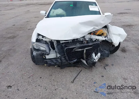 2019 Chrysler 300 300S z USA, uszkodzony, nr VIN 2C3CCABG4KH708162